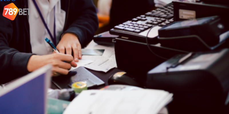 Thủ tục rút tiền được thực hiện nhanh chóng