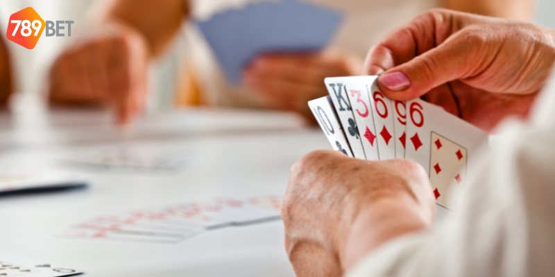 Cách chia bài và các thuật ngữ cần nhớ