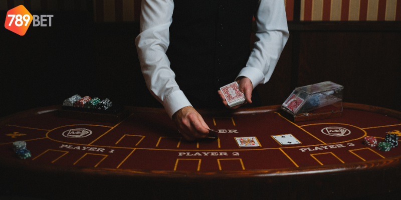 Chơi Poker Omaha cùng nhà cái